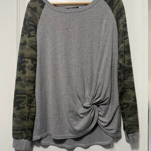 Camo Raglan Long Sleeve Top Womens L Gray Green Twist Front Casual